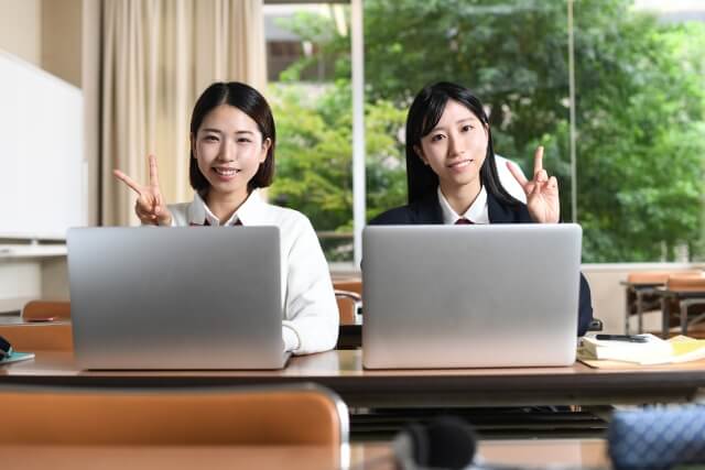 高校生の将来を見据えた実践的プログラミング教育で身につけられるスキル