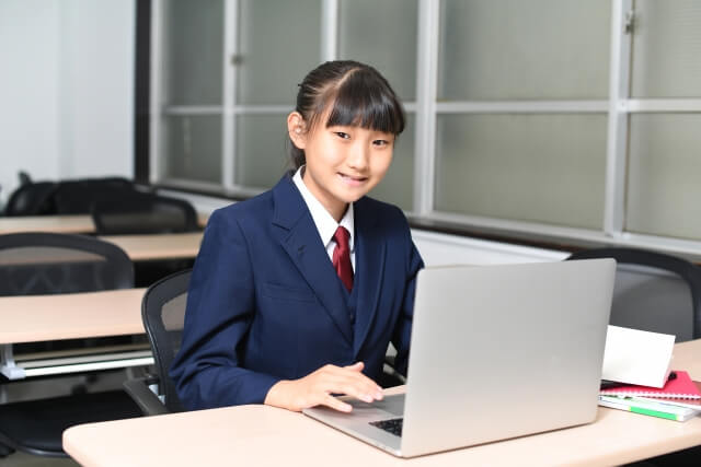 中学生向けプログラミング教室の特徴