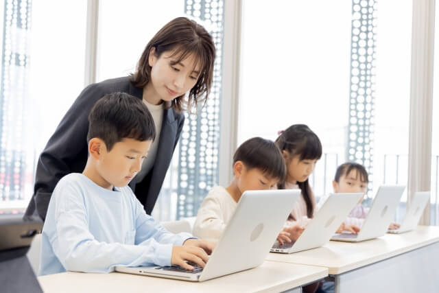 スクラッチから本格的プログラミングへのステップアップ方法